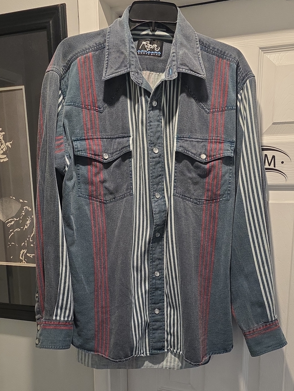 Roper Men’s Blue Denim-Look Button Shirt with Red Stripes